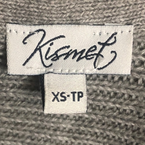 Womens Grey Sweater. 30” pit to pit - Picture 4 of 7